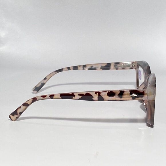 0762 Claudia Reading Glasses 1.25 Oversize Readers Light Tortoise Square NWT - Picture 5 of 8